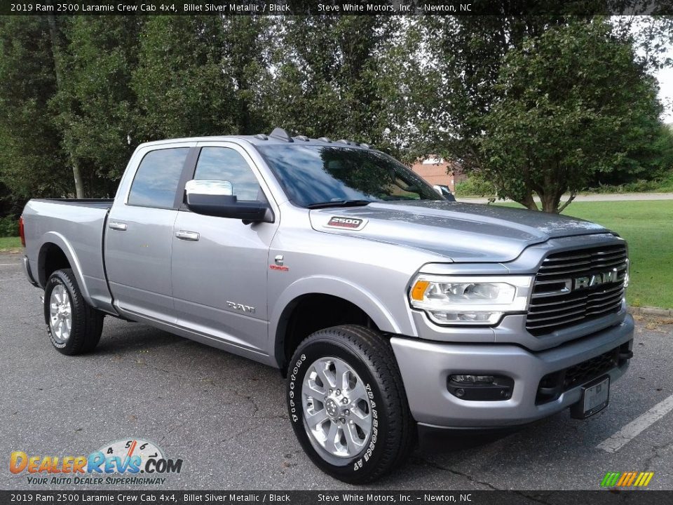 Front 3/4 View of 2019 Ram 2500 Laramie Crew Cab 4x4 Photo #4