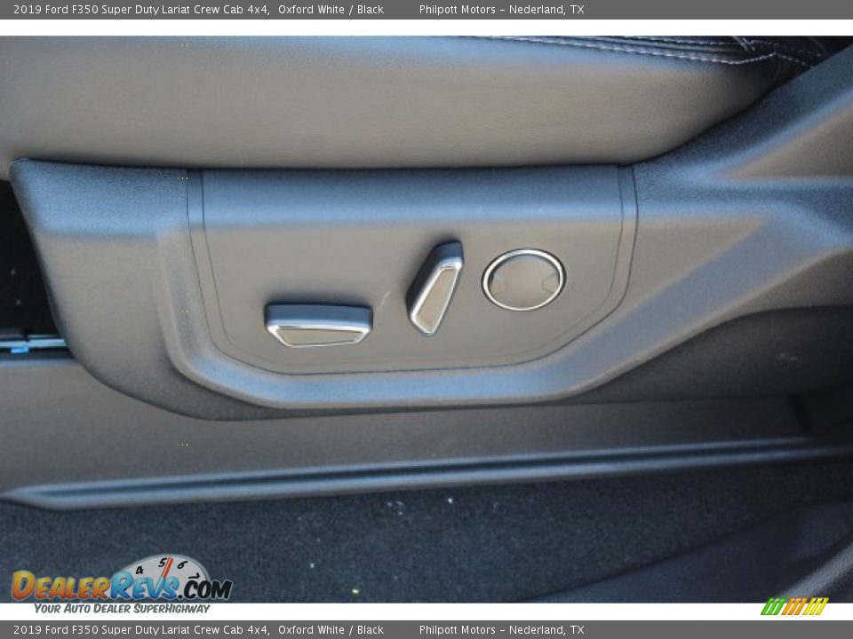 2019 Ford F350 Super Duty Lariat Crew Cab 4x4 Oxford White / Black Photo #11