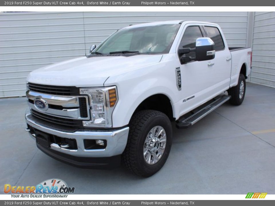 2019 Ford F250 Super Duty XLT Crew Cab 4x4 Oxford White / Earth Gray Photo #4