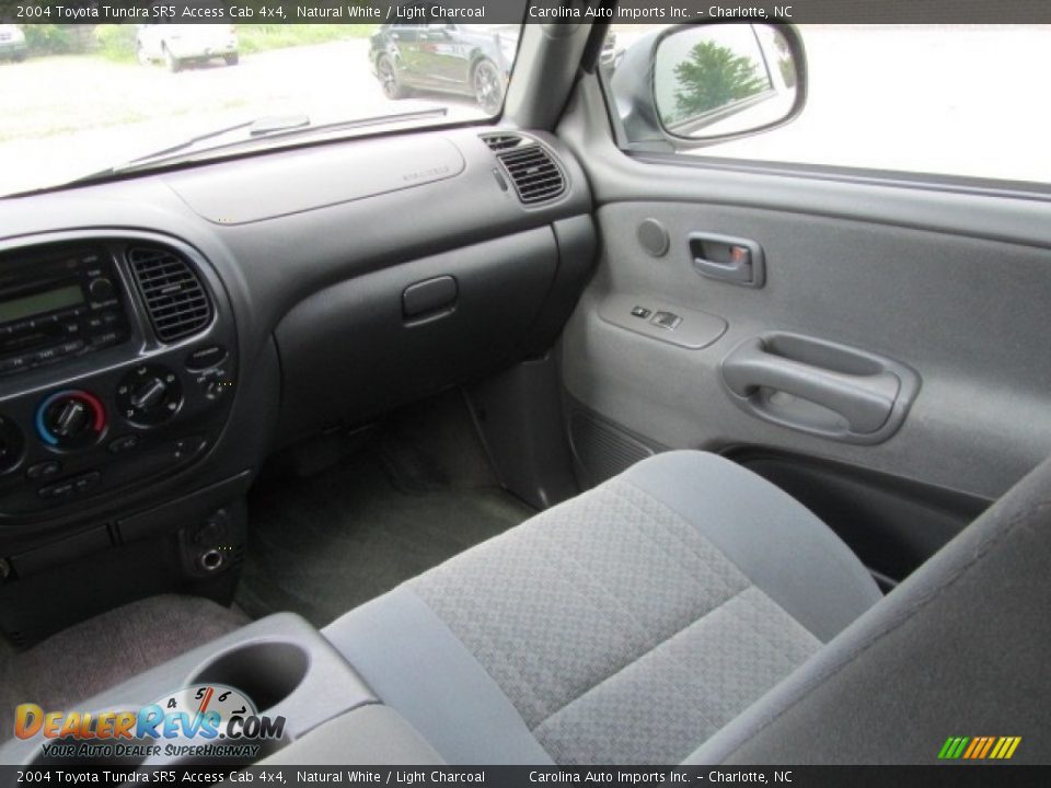 2004 Toyota Tundra SR5 Access Cab 4x4 Natural White / Light Charcoal Photo #14