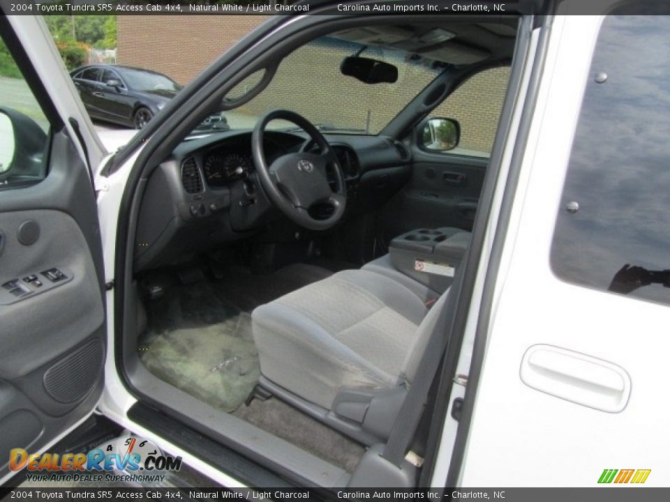 2004 Toyota Tundra SR5 Access Cab 4x4 Natural White / Light Charcoal Photo #16