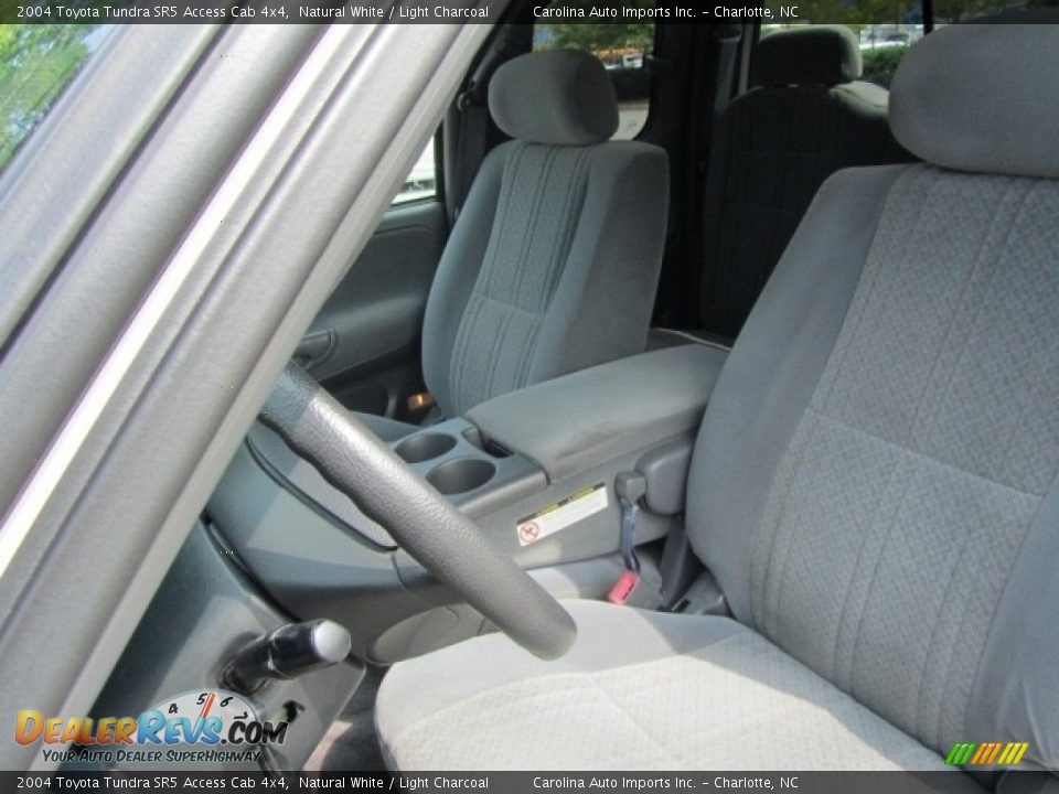 2004 Toyota Tundra SR5 Access Cab 4x4 Natural White / Light Charcoal Photo #18