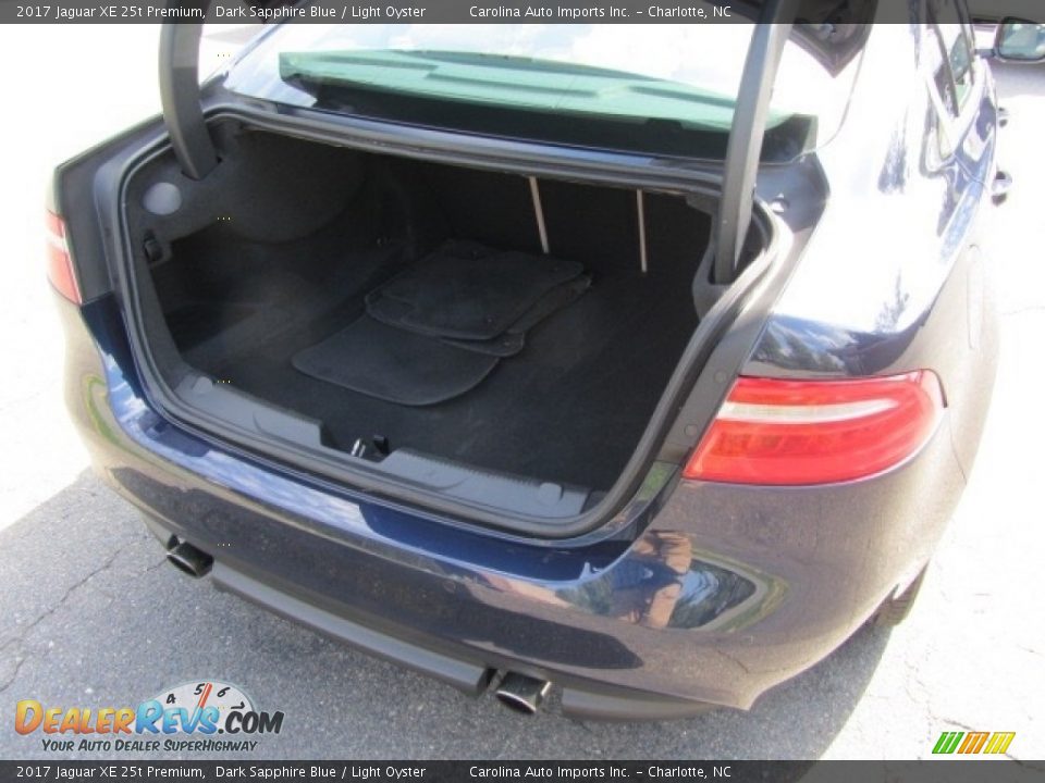 2017 Jaguar XE 25t Premium Dark Sapphire Blue / Light Oyster Photo #20