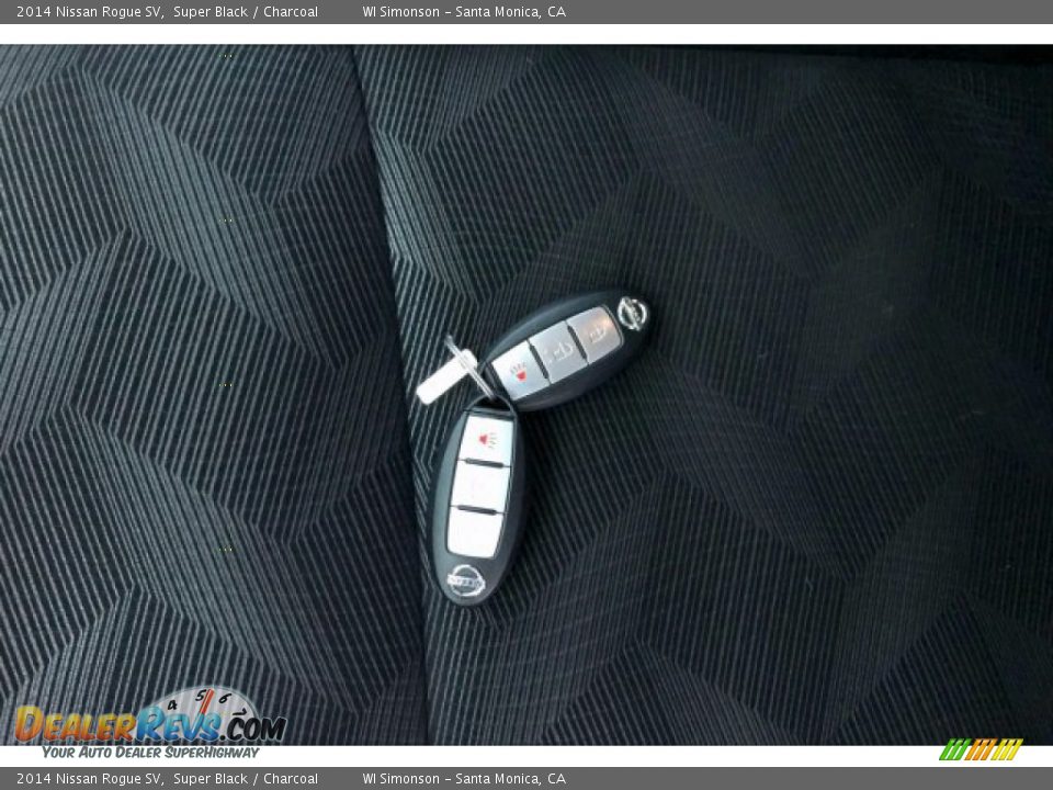2014 Nissan Rogue SV Super Black / Charcoal Photo #11