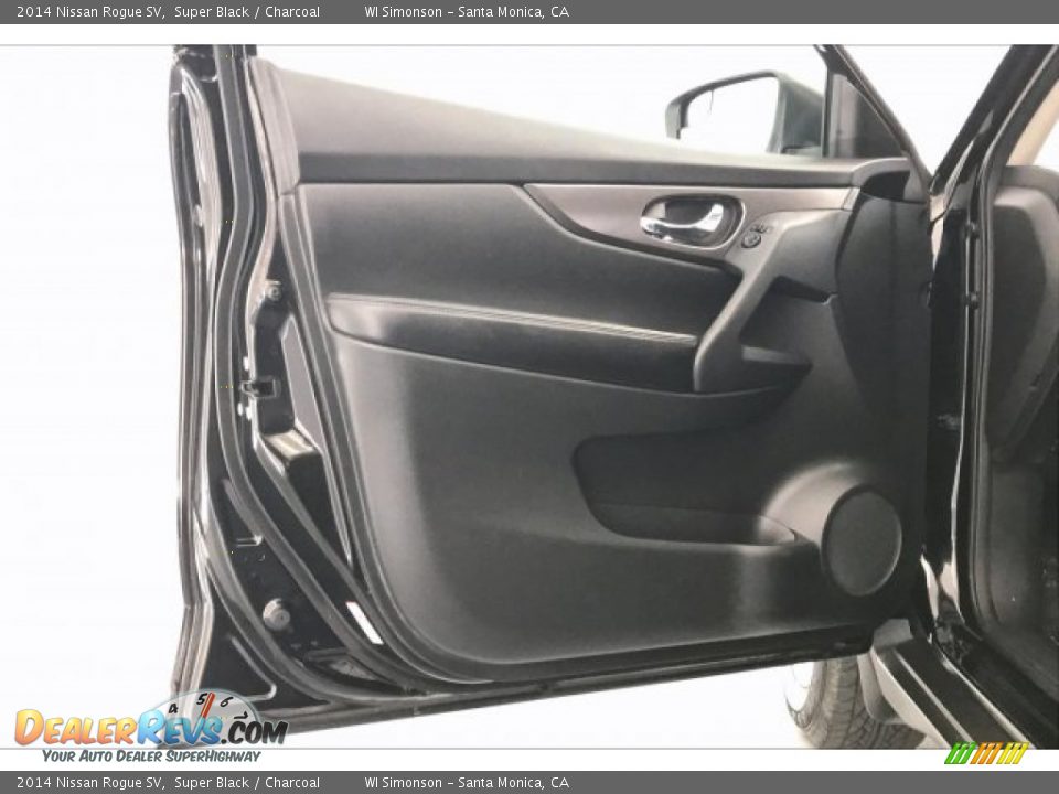 2014 Nissan Rogue SV Super Black / Charcoal Photo #25