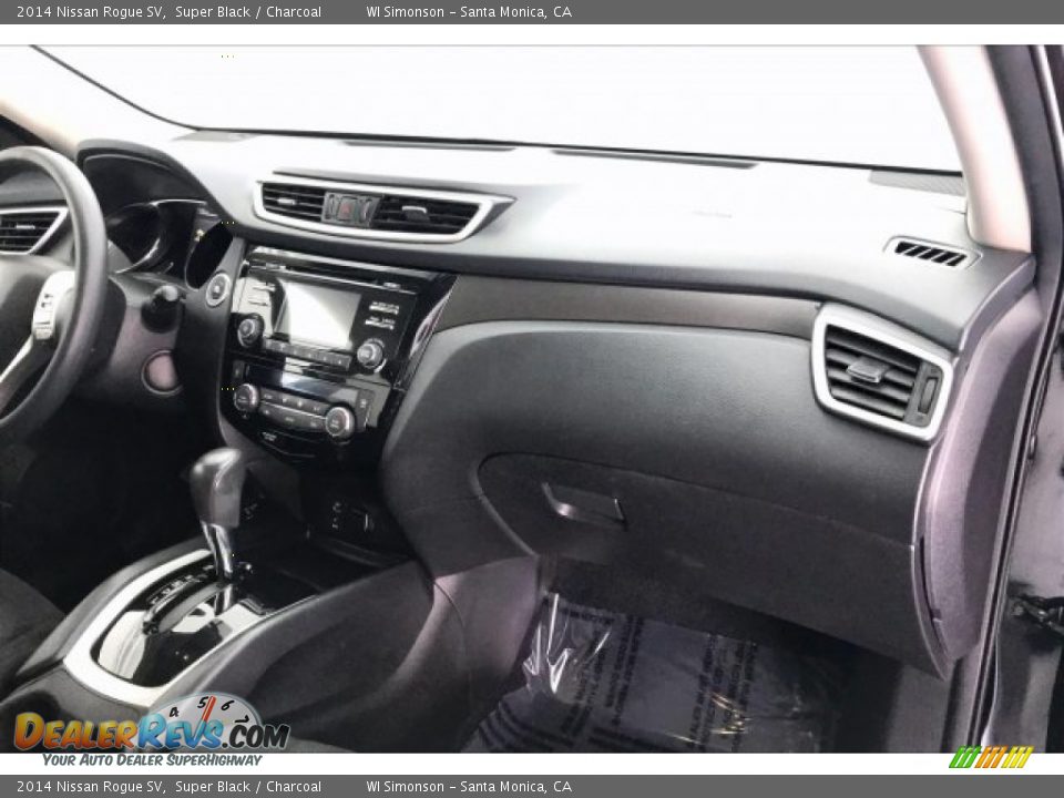 2014 Nissan Rogue SV Super Black / Charcoal Photo #28
