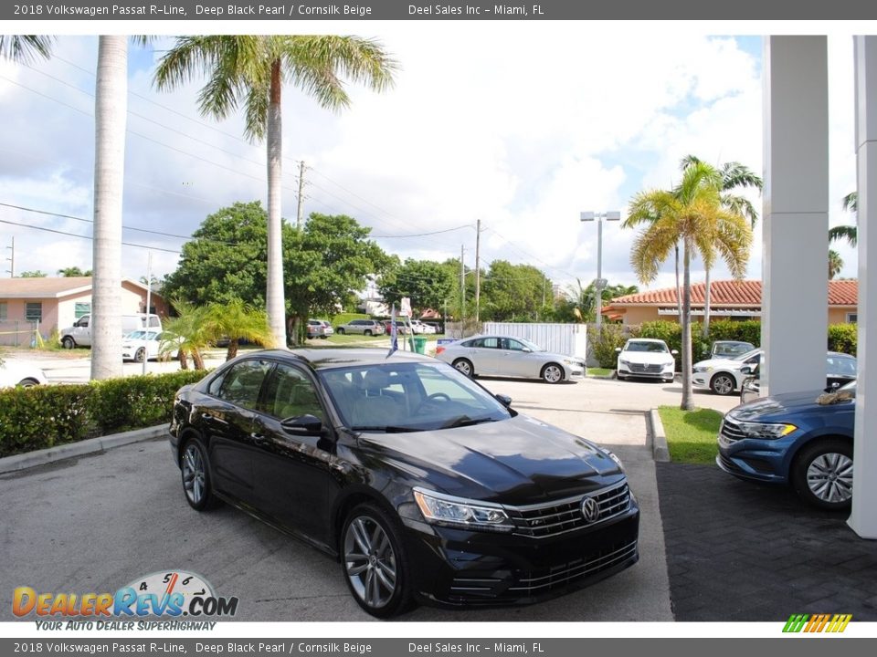 2018 Volkswagen Passat R-Line Deep Black Pearl / Cornsilk Beige Photo #1