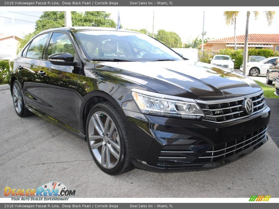 2018 Volkswagen Passat R-Line Deep Black Pearl / Cornsilk Beige Photo #2