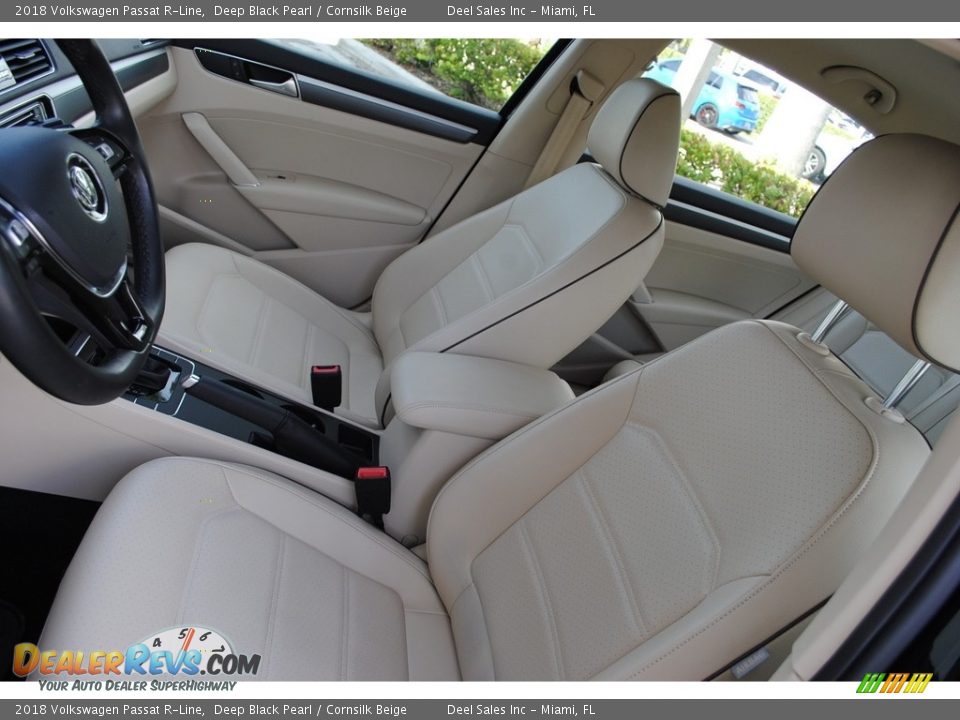 2018 Volkswagen Passat R-Line Deep Black Pearl / Cornsilk Beige Photo #12