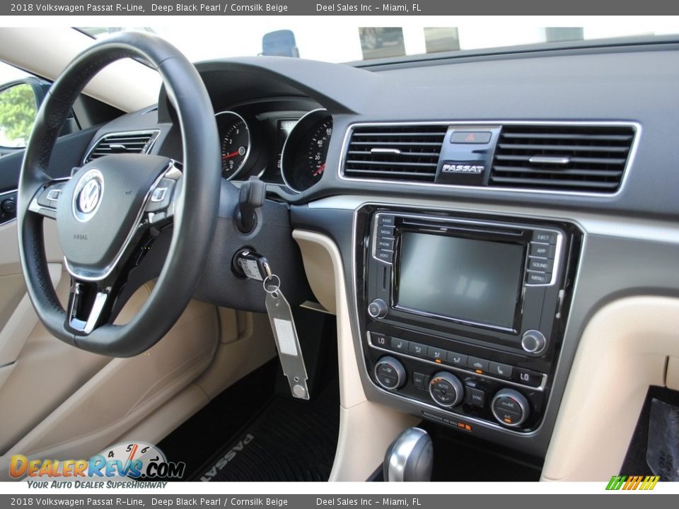 2018 Volkswagen Passat R-Line Deep Black Pearl / Cornsilk Beige Photo #18