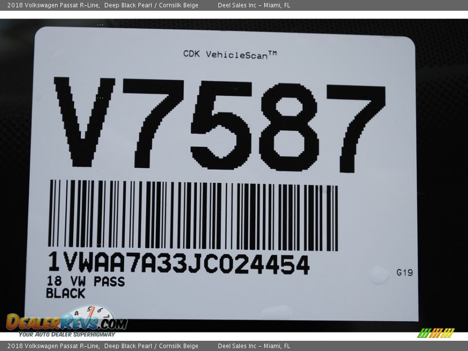 2018 Volkswagen Passat R-Line Deep Black Pearl / Cornsilk Beige Photo #20