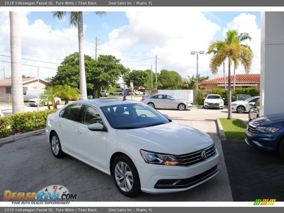 2018 Volkswagen Passat SE Pure White / Titan Black Photo #1