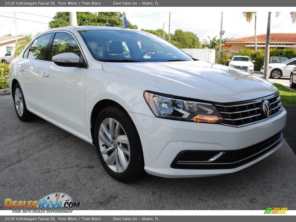 2018 Volkswagen Passat SE Pure White / Titan Black Photo #2