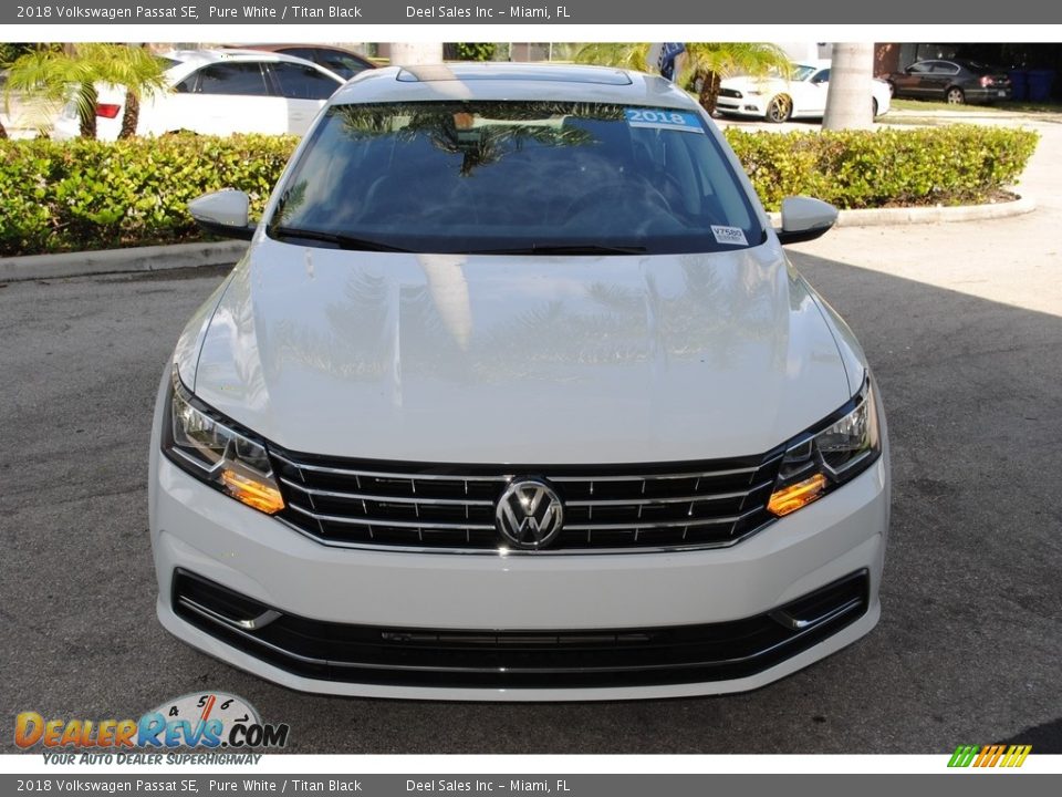 2018 Volkswagen Passat SE Pure White / Titan Black Photo #3