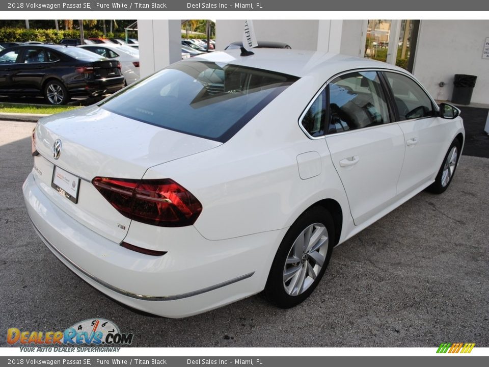 2018 Volkswagen Passat SE Pure White / Titan Black Photo #9