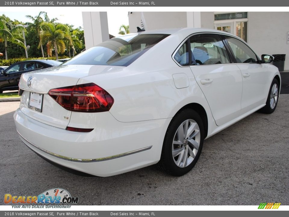 2018 Volkswagen Passat SE Pure White / Titan Black Photo #10