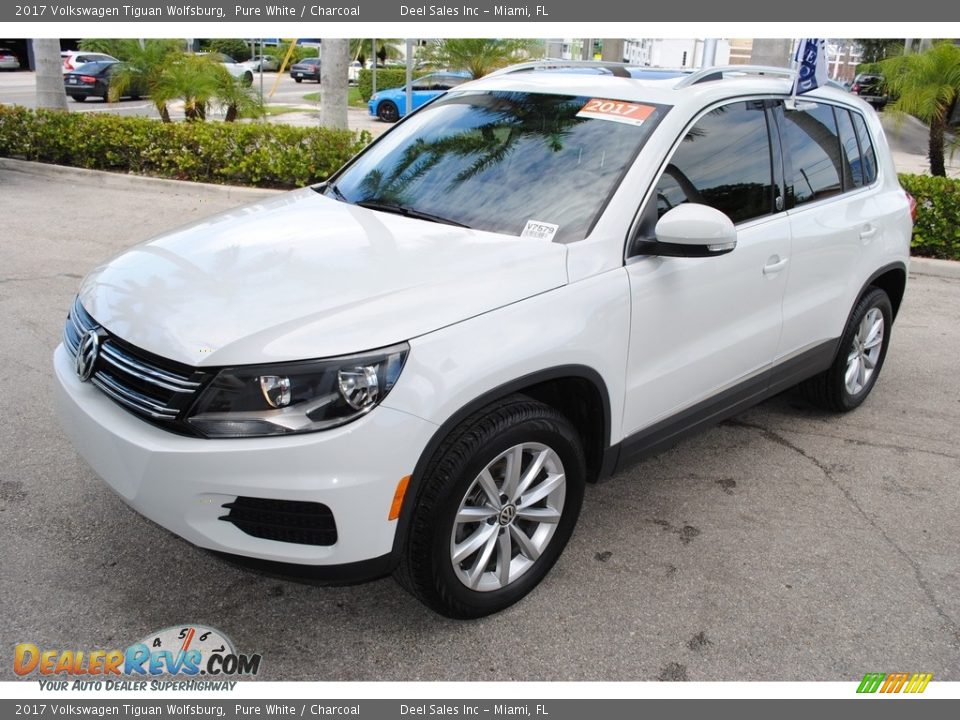 2017 Volkswagen Tiguan Wolfsburg Pure White / Charcoal Photo #4