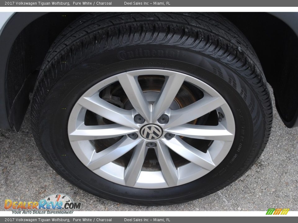 2017 Volkswagen Tiguan Wolfsburg Pure White / Charcoal Photo #10