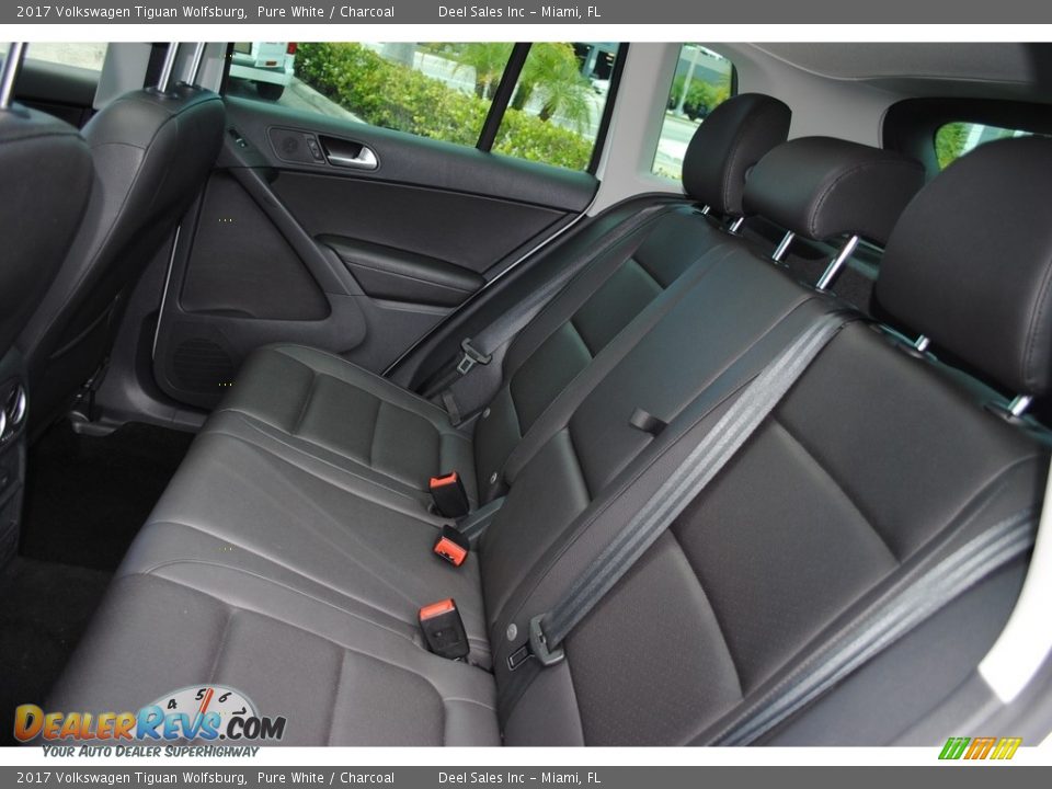 2017 Volkswagen Tiguan Wolfsburg Pure White / Charcoal Photo #11
