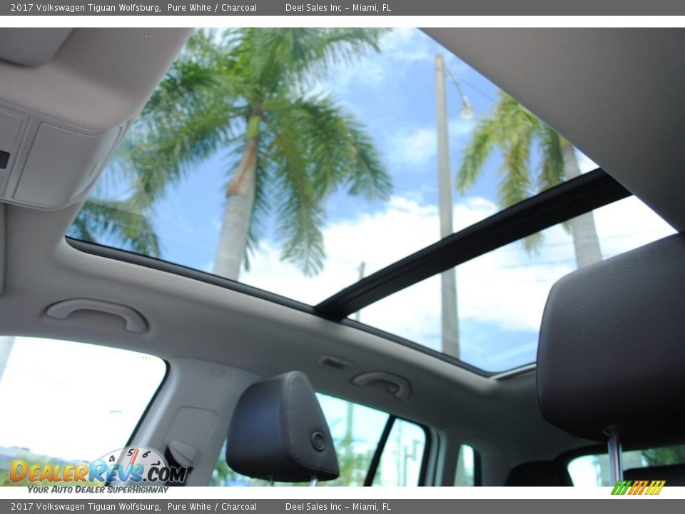 2017 Volkswagen Tiguan Wolfsburg Pure White / Charcoal Photo #13