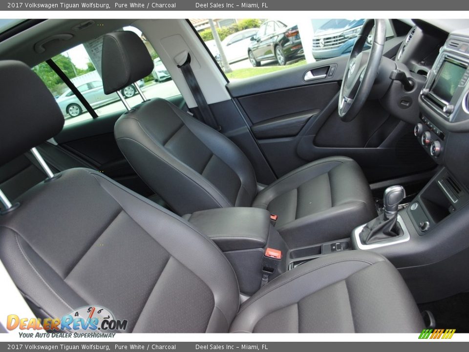 2017 Volkswagen Tiguan Wolfsburg Pure White / Charcoal Photo #18