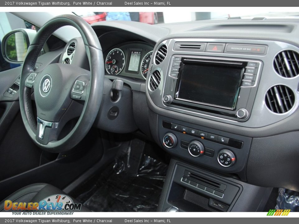 2017 Volkswagen Tiguan Wolfsburg Pure White / Charcoal Photo #19