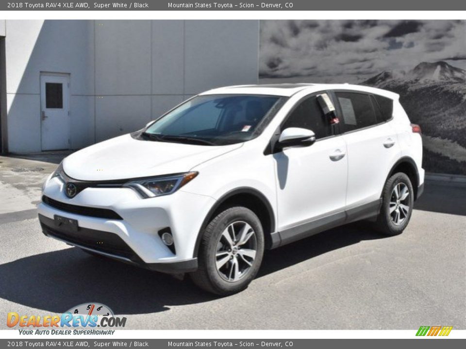 2018 Toyota RAV4 XLE AWD Super White / Black Photo #2