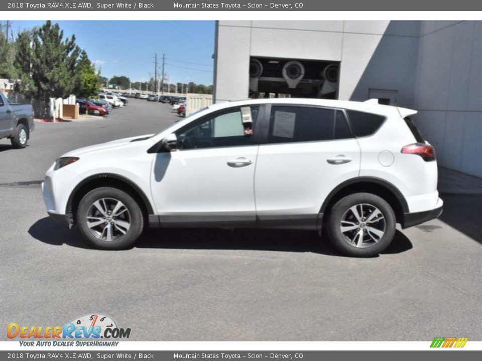 2018 Toyota RAV4 XLE AWD Super White / Black Photo #3