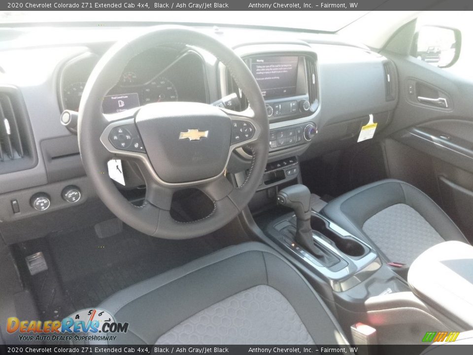 Front Seat of 2020 Chevrolet Colorado Z71 Extended Cab 4x4 Photo #12