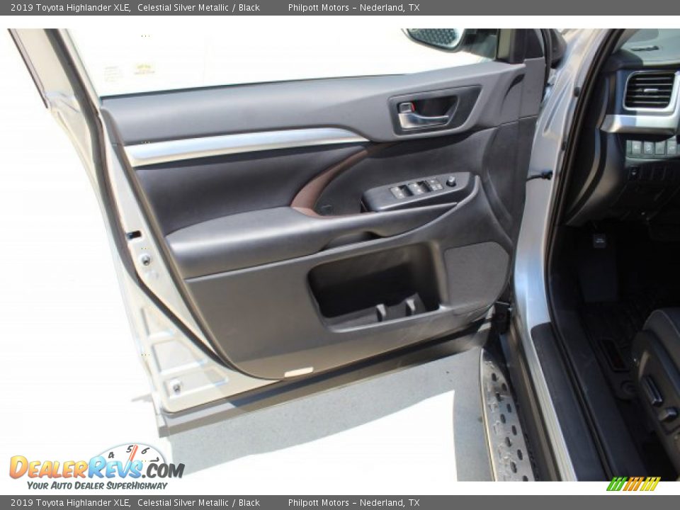 2019 Toyota Highlander XLE Celestial Silver Metallic / Black Photo #9