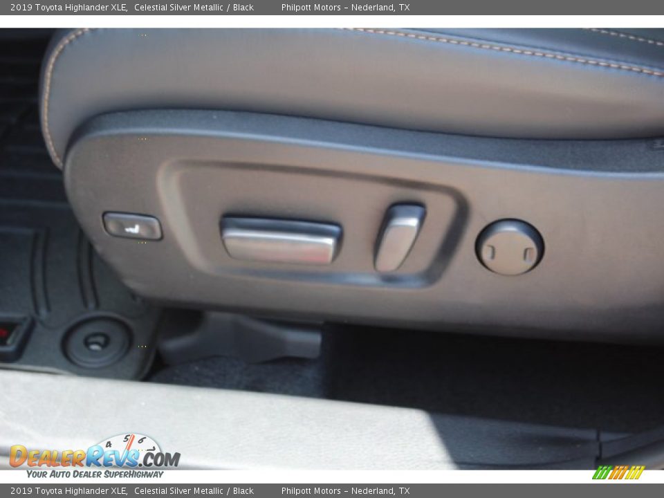 2019 Toyota Highlander XLE Celestial Silver Metallic / Black Photo #11