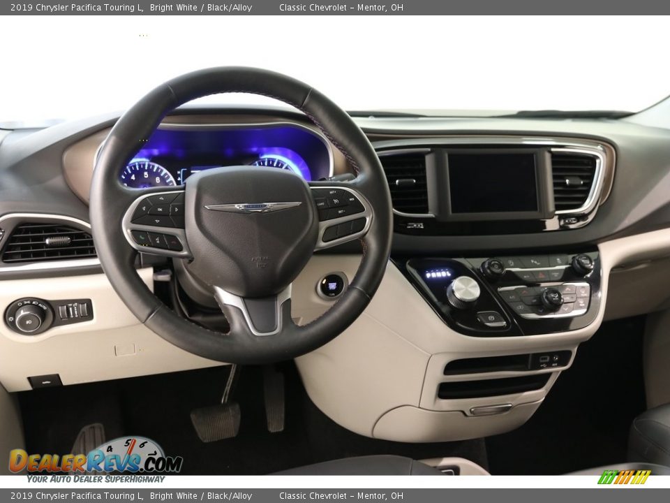 2019 Chrysler Pacifica Touring L Bright White / Black/Alloy Photo #6