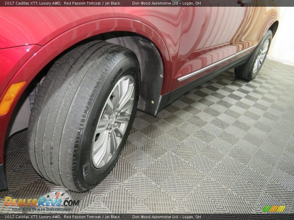 2017 Cadillac XT5 Luxury AWD Red Passion Tintcoat / Jet Black Photo #11