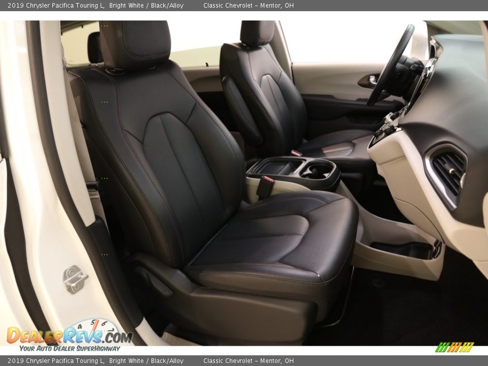 2019 Chrysler Pacifica Touring L Bright White / Black/Alloy Photo #17