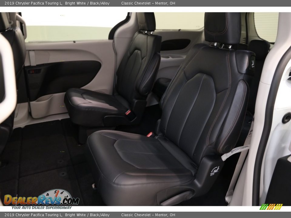 2019 Chrysler Pacifica Touring L Bright White / Black/Alloy Photo #19