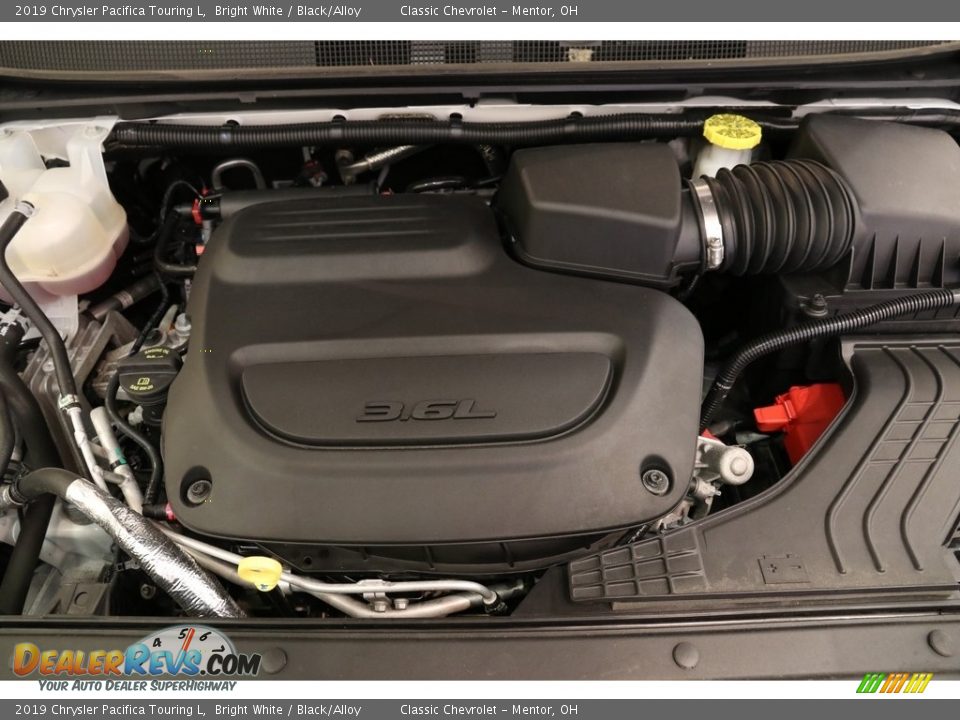 2019 Chrysler Pacifica Touring L Bright White / Black/Alloy Photo #22