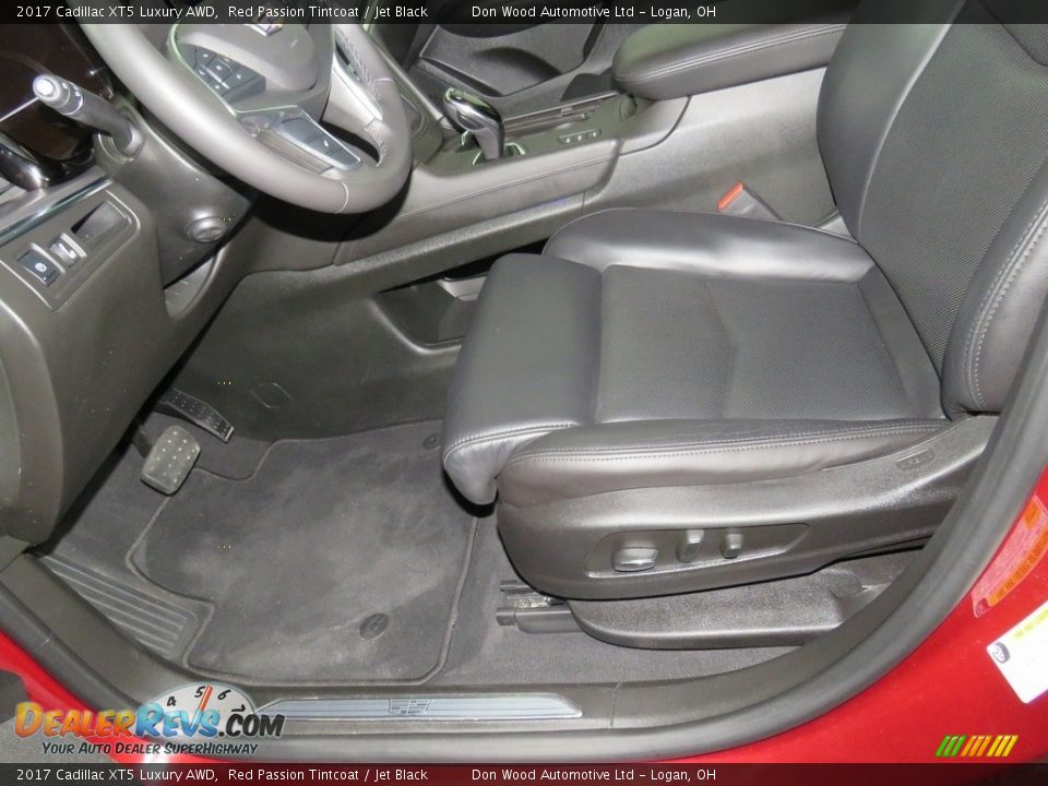 2017 Cadillac XT5 Luxury AWD Red Passion Tintcoat / Jet Black Photo #33