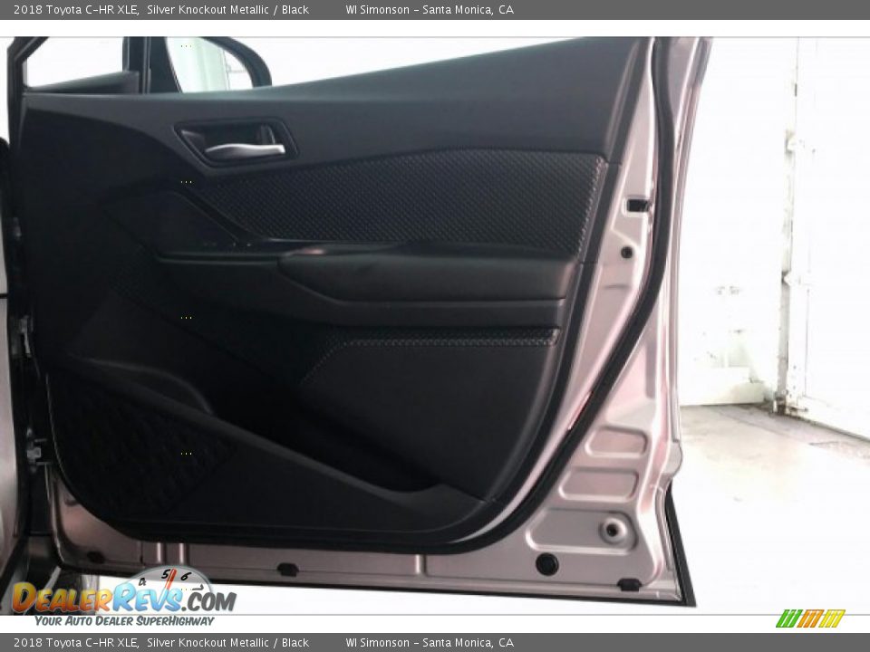 2018 Toyota C-HR XLE Silver Knockout Metallic / Black Photo #29