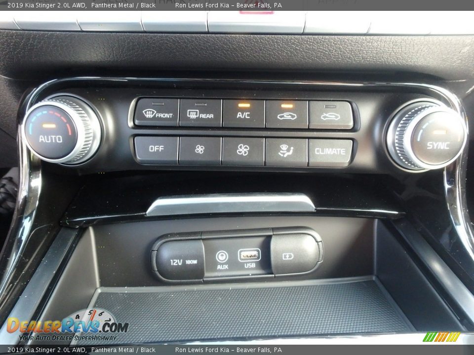 Controls of 2019 Kia Stinger 2.0L AWD Photo #18