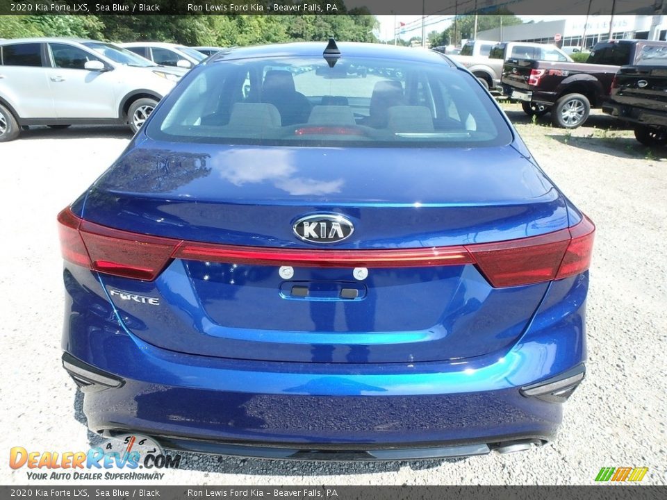 2020 Kia Forte LXS Sea Blue / Black Photo #4