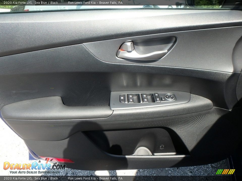 Door Panel of 2020 Kia Forte LXS Photo #15