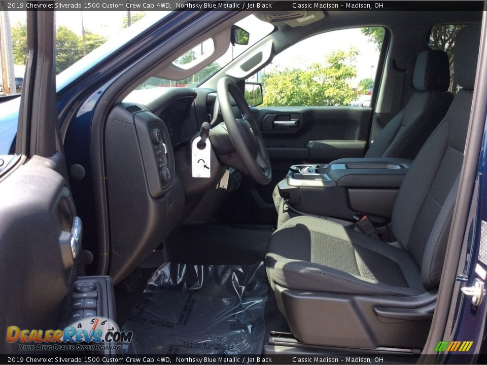 Front Seat of 2019 Chevrolet Silverado 1500 Custom Crew Cab 4WD Photo #11