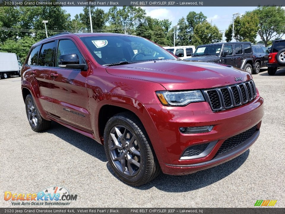 Front 3/4 View of 2020 Jeep Grand Cherokee Limited 4x4 Photo #1