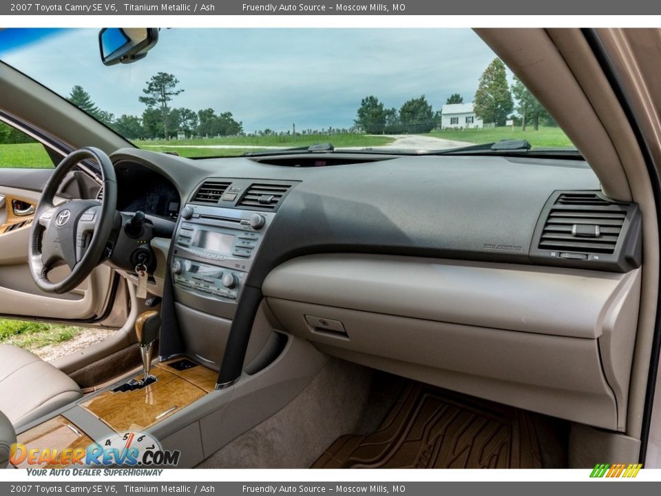 2007 Toyota Camry SE V6 Titanium Metallic / Ash Photo #21