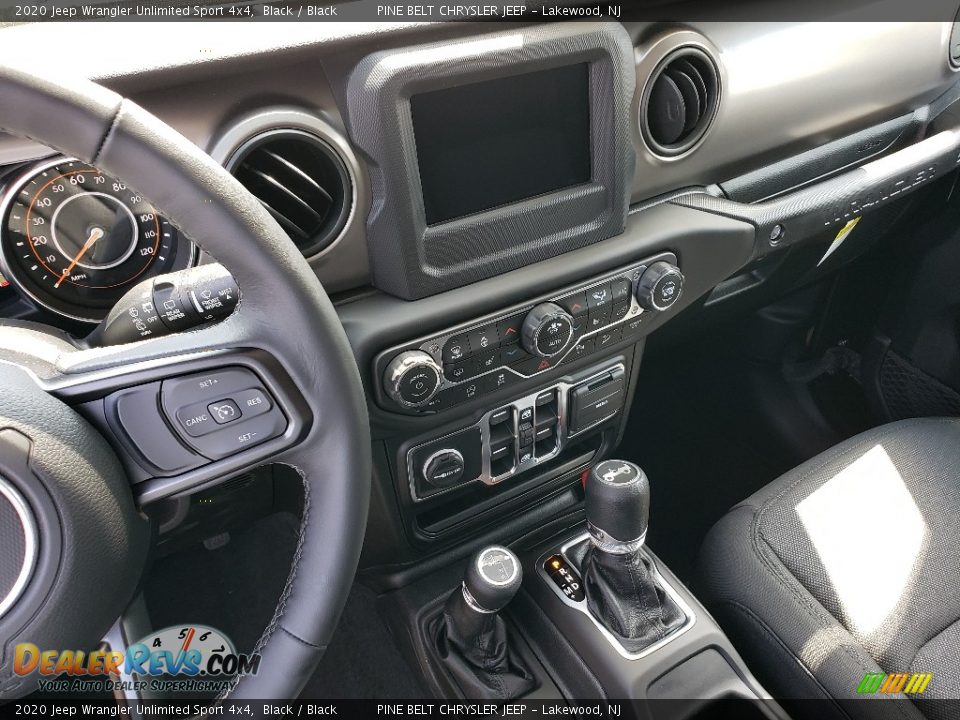 Dashboard of 2020 Jeep Wrangler Unlimited Sport 4x4 Photo #10