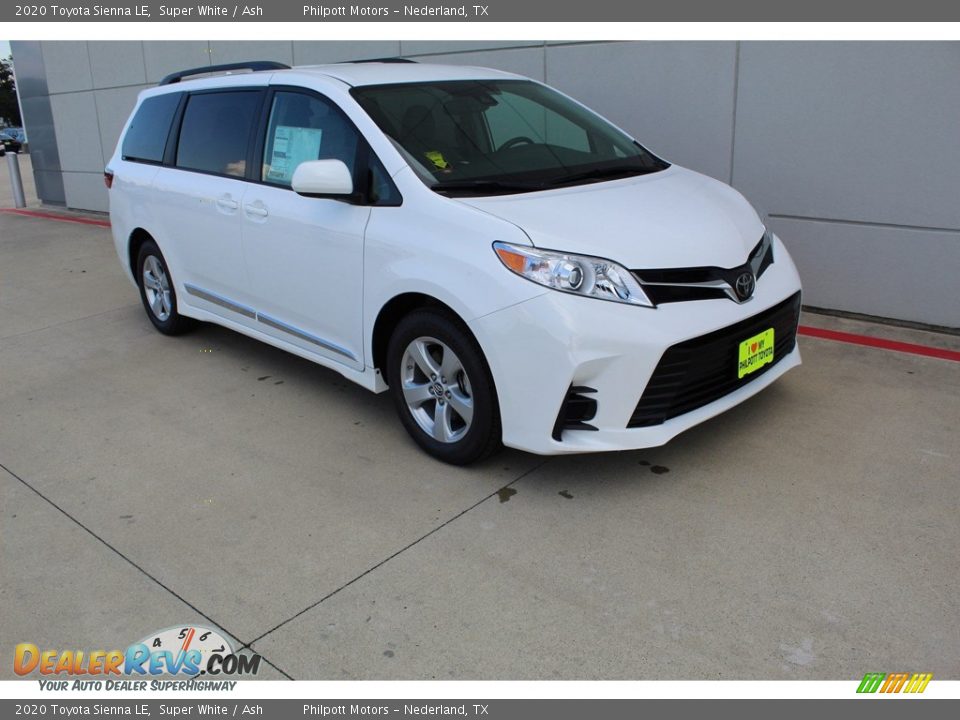 2020 Toyota Sienna LE Super White / Ash Photo #2