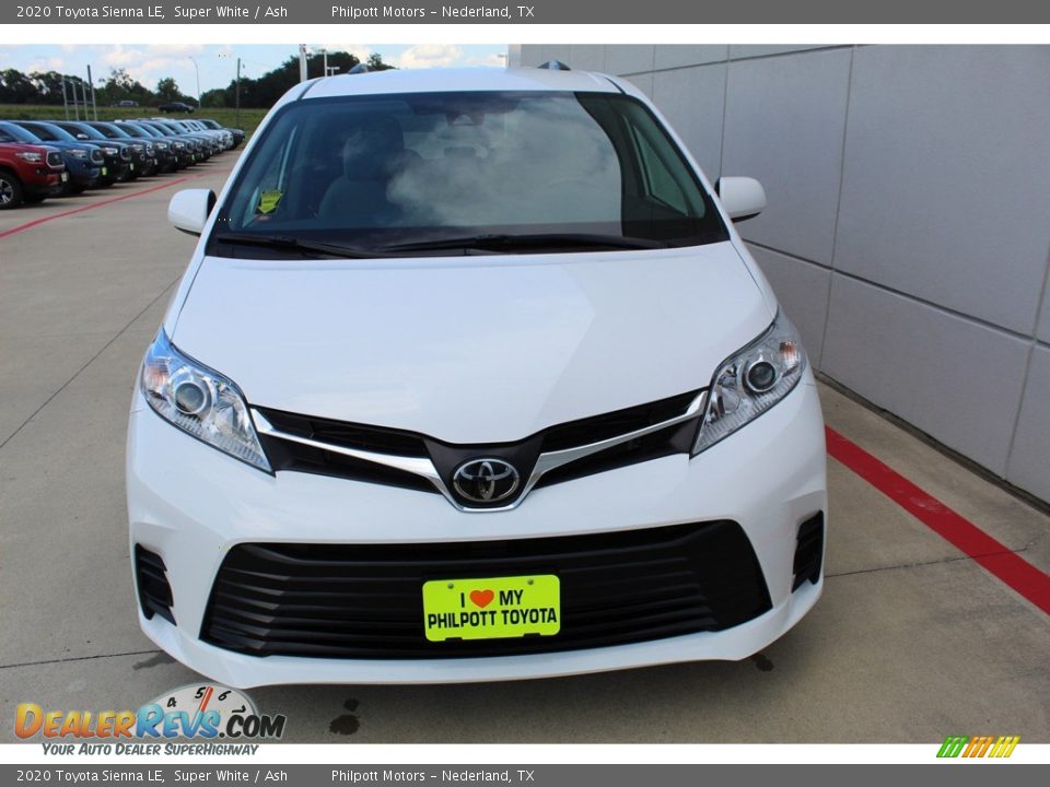 2020 Toyota Sienna LE Super White / Ash Photo #3