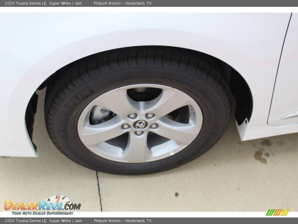 2020 Toyota Sienna LE Super White / Ash Photo #5