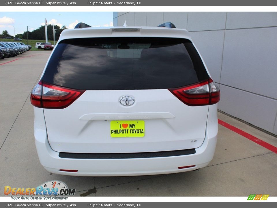 2020 Toyota Sienna LE Super White / Ash Photo #7