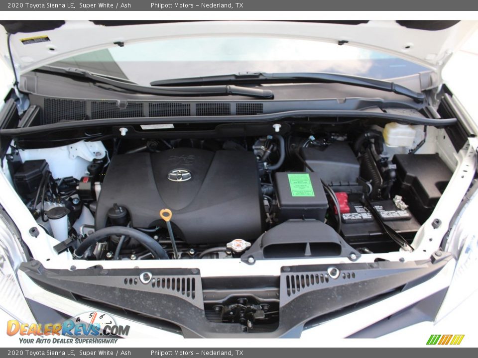 2020 Toyota Sienna LE Super White / Ash Photo #23